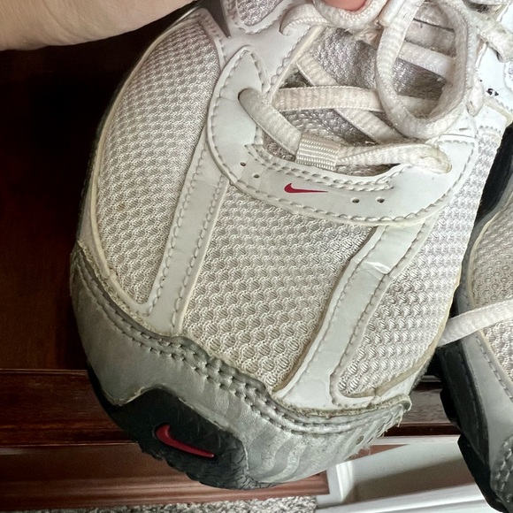 Nike | white Reax Run 5 athletic shoes - 9.5 - Picture 8 of 10